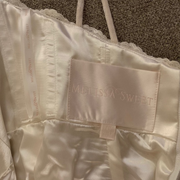 Scalloped A-Line Wedding Dress (Melissa Sweet) - Picture 6 of 8